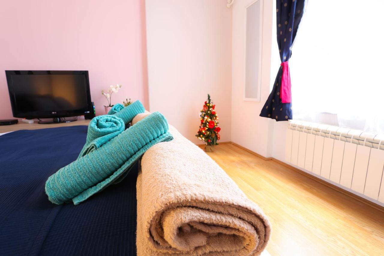 Studio Apartman Ld U Strogom Centru Novi Sad Exterior foto