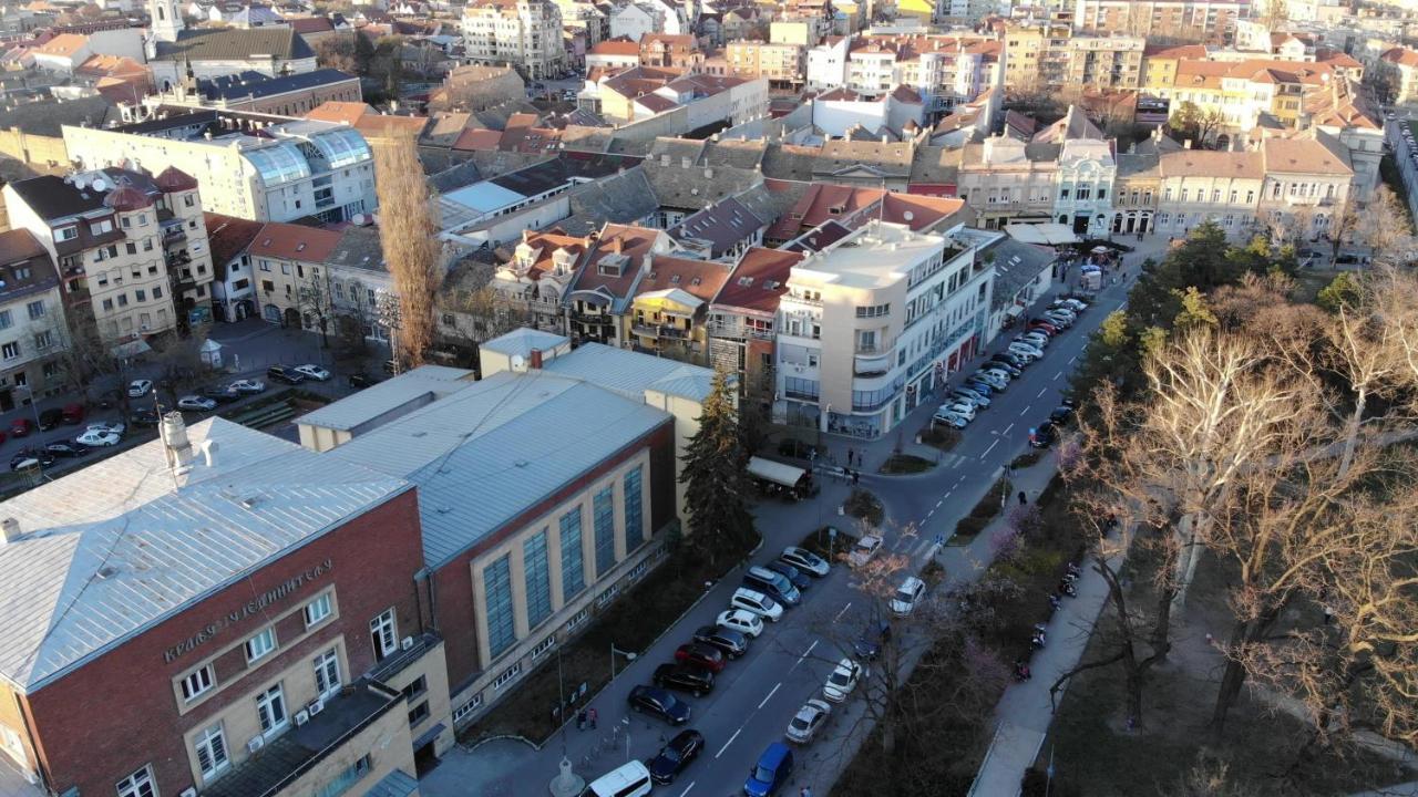 Studio Apartman Ld U Strogom Centru Novi Sad Exterior foto